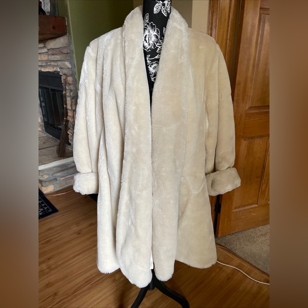j percy marvin richards Faux Fur white Overcoat Vintage Wide flair Royalty Prom.
